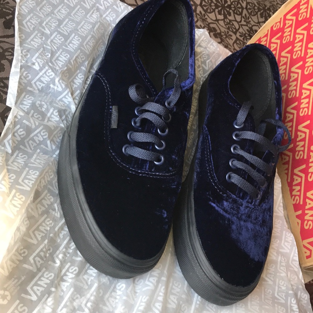 Vans velvet navy/black shoes